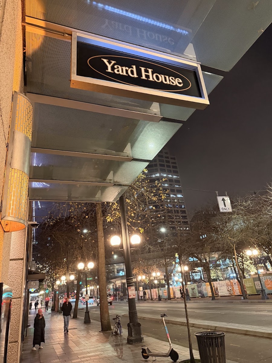 Yard House-3